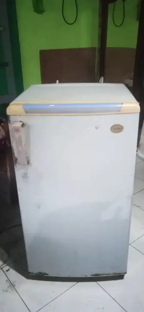 Kulkas 1 pintu elektrolux