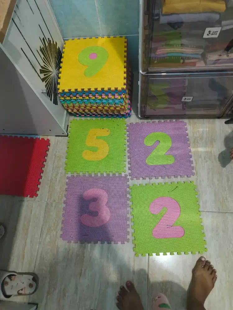 PL playmate angka karpet puzzle tema angka