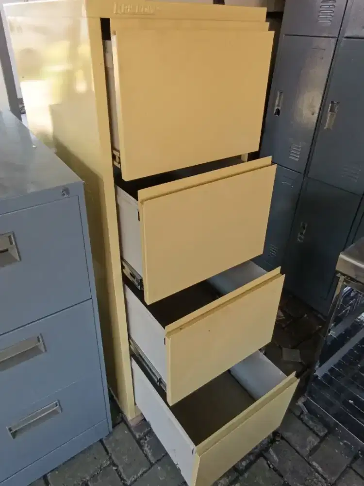 Jual filing kbinet second, merk KRISBOW, Lok Pondok cabe udik, Tangsel