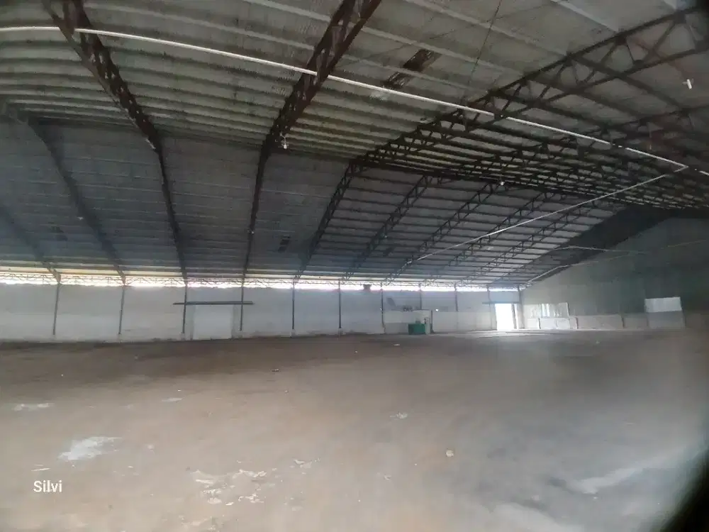 Disewakan gudang besar di jl Raya Manado-bitung