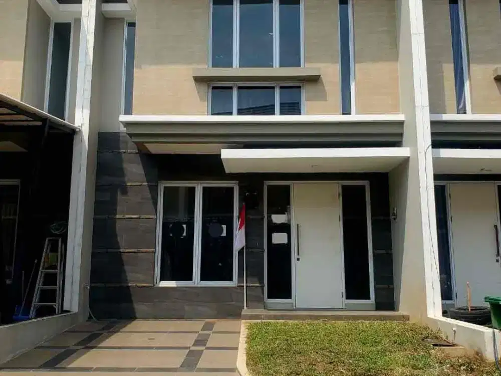 La. Dijual rumah 2lt di Citraland Cibubur