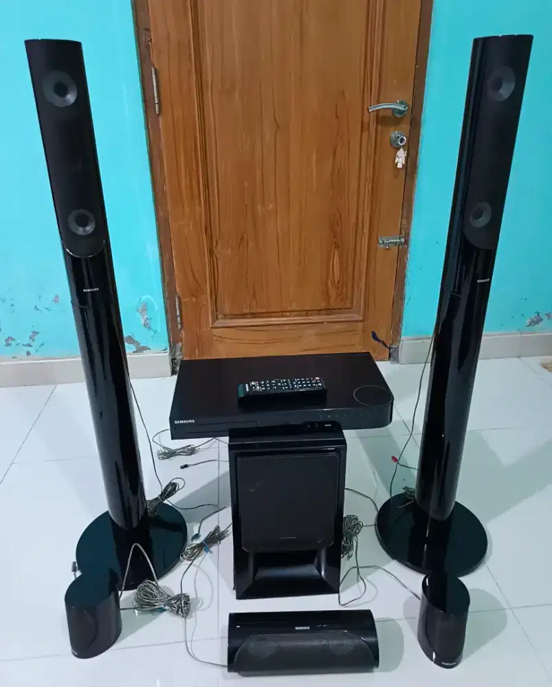 Home Theater Samsung 5.1 Smart Blu-ray - Mulus & Lengkap HT-J5530K