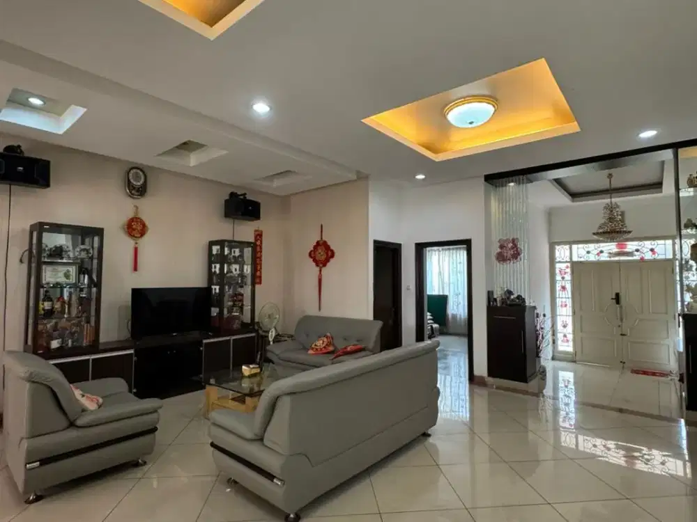 Jual RUMAH BAGUS di PIK luas 12x23 CLuster exclusive 2,5lt SHM dekat mall PIK
