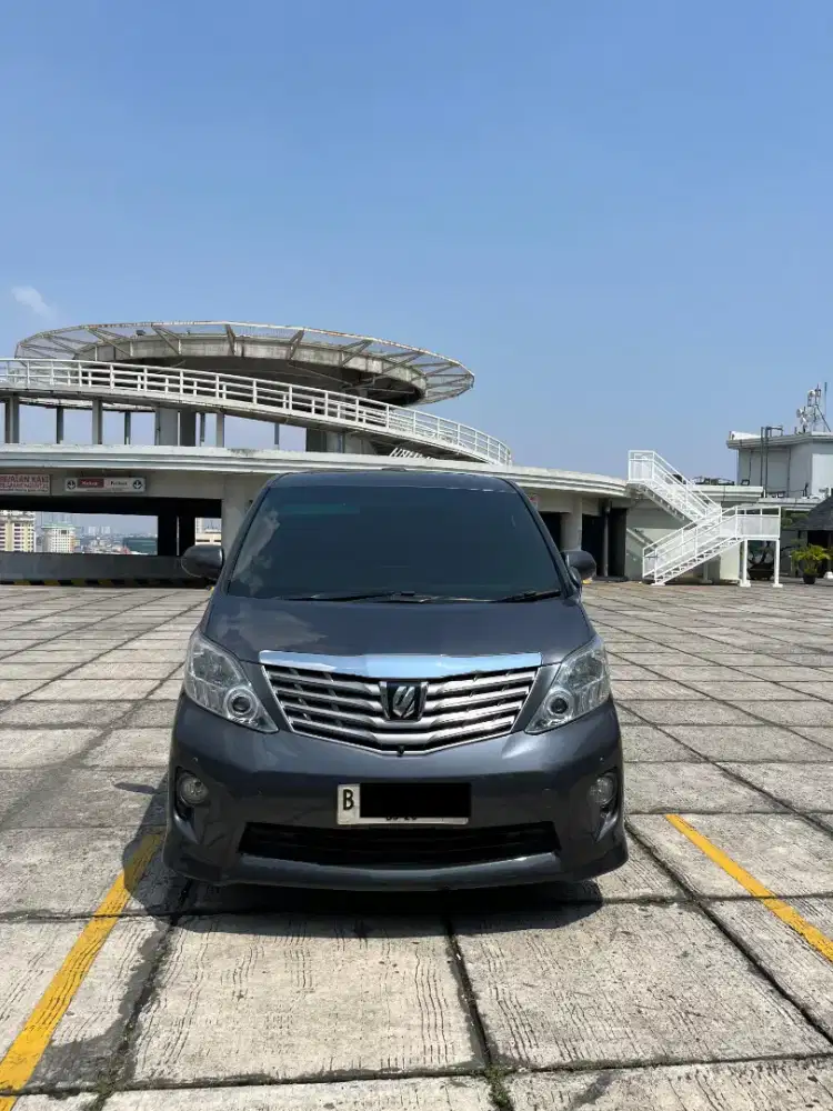 Antik Toyota Alphard S CBU Japan 2.4 AT Matic 2011 Terawat