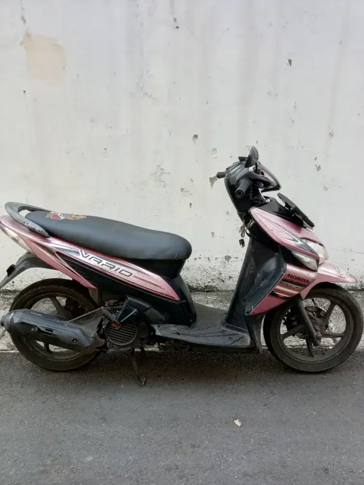 Jual motor Vario 110  tahun 2009 surat2 lngkp STNK BPKB ada pajak mati