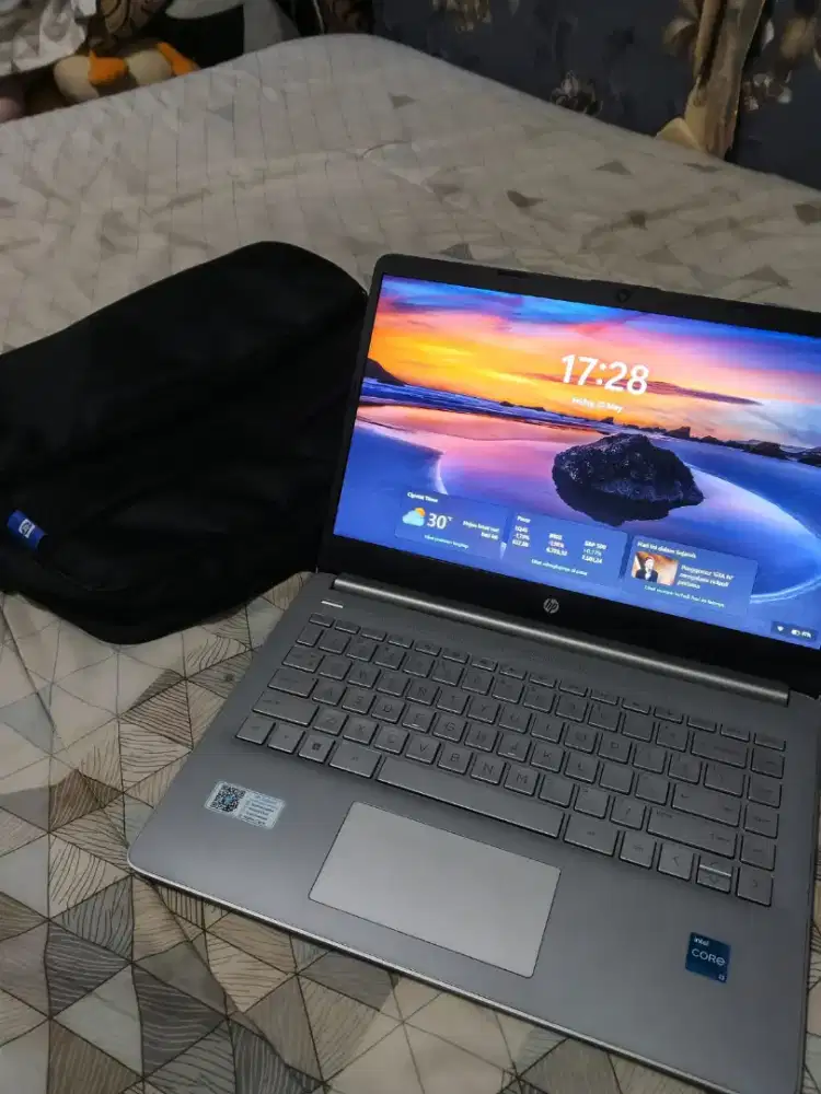 Laptop HP 14s DQ5578 TU core i3-1215U 8GB 512GB intel UHD 14 FHD W11