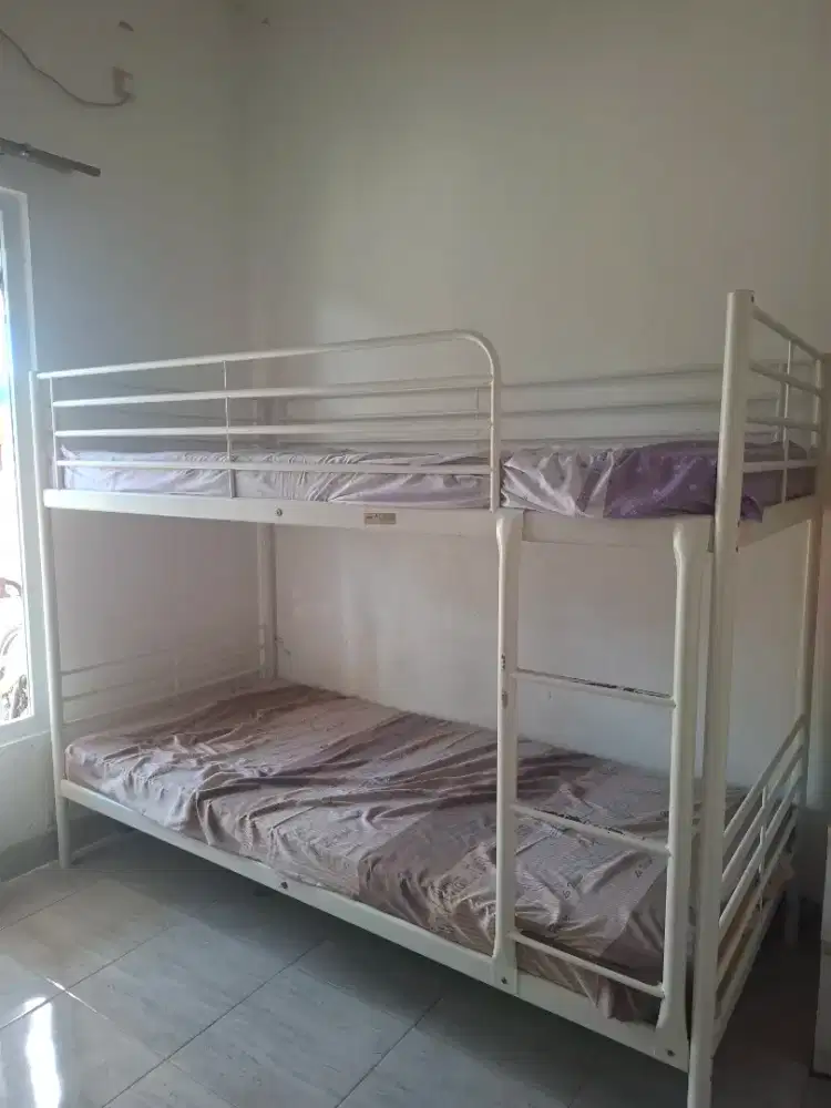 Tempat tidur tingkat ikea