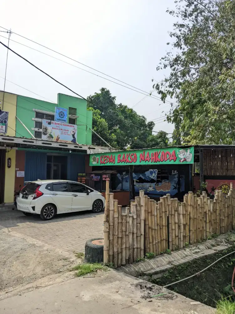Disewakan Ruko dan Perlengakapan Jualan Bakso Lengkap