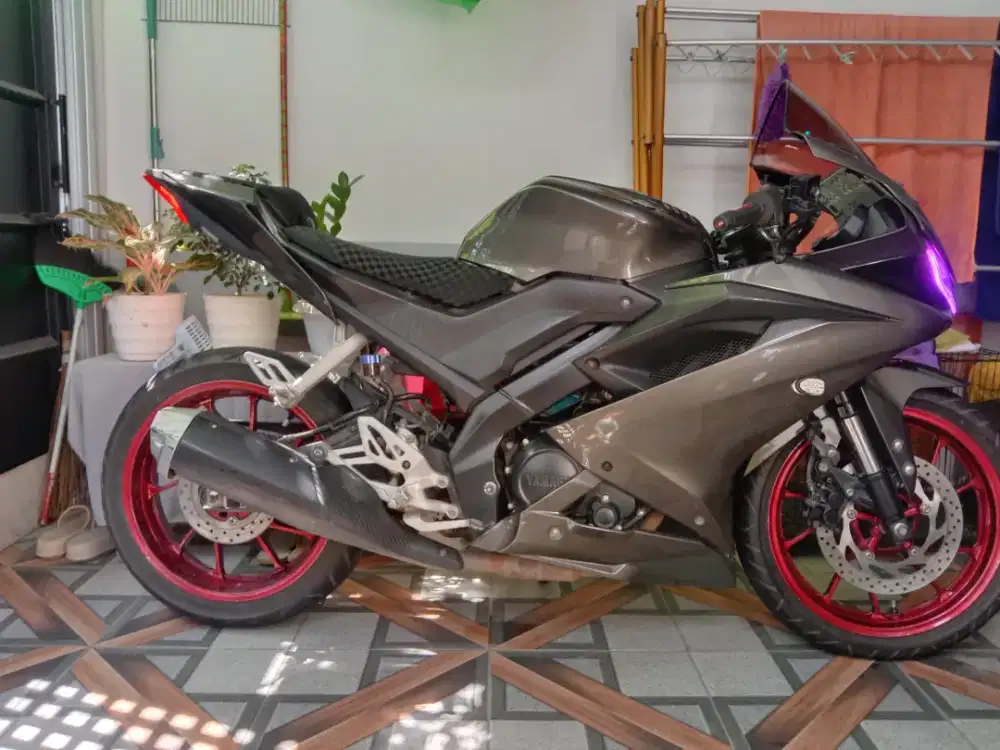 Yamaha R15 Terawat – Mesin Halus, Surat Lengkap
