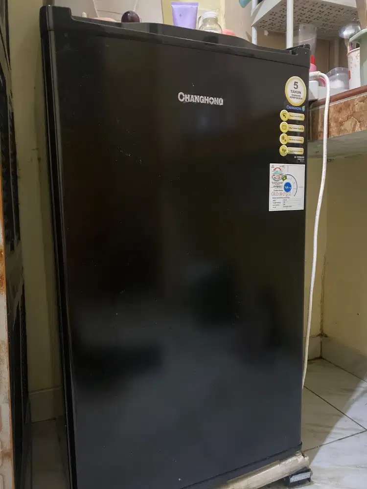 Kulkas bekas rasa baru