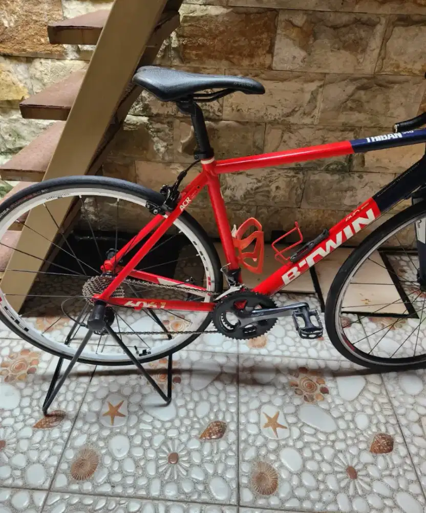 Roadbike Btwin size Medium