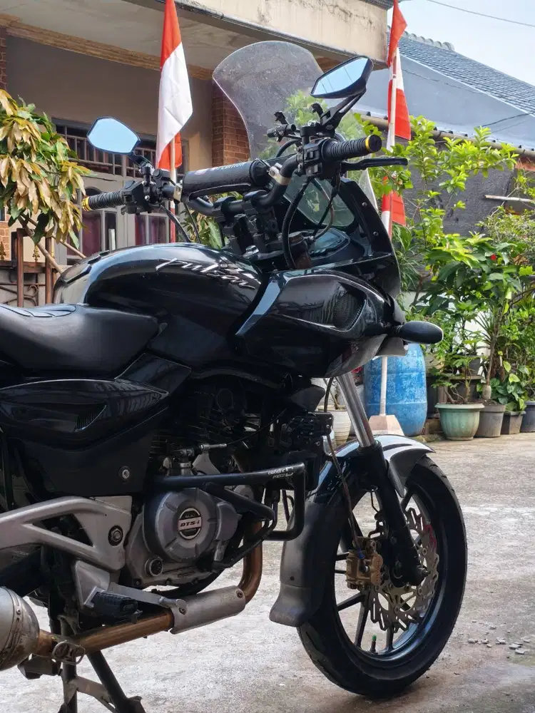 Pulsar 220 Modif Touring Velg R25 Pirelli Rosso