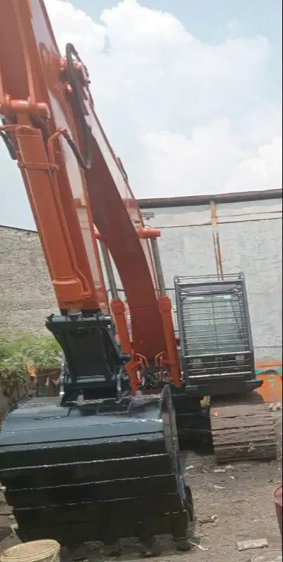 Dijual Excavator Hitachi ZX210F-5G Tahun 2017