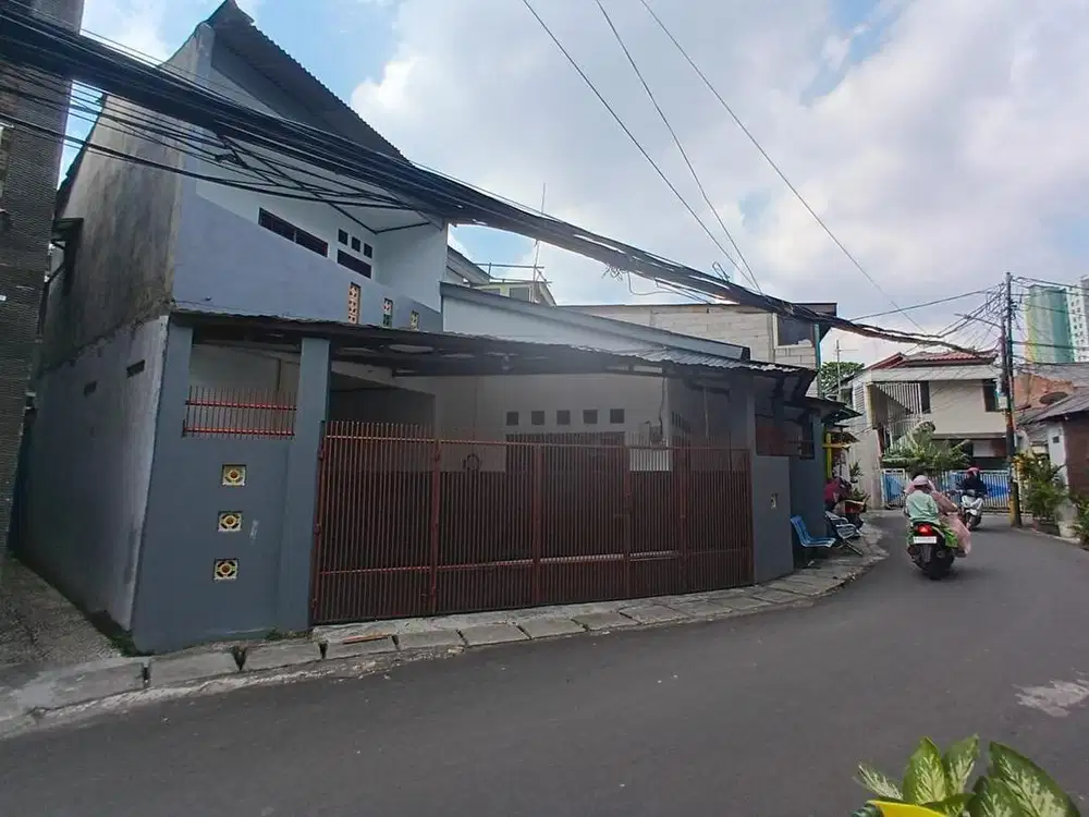 Disewakan Rumah Pengadegan
