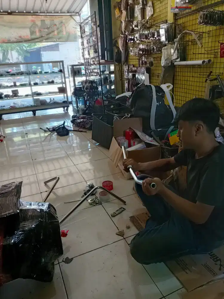 Dicari Bagian Packing Barang Online Shop Variasi Motor