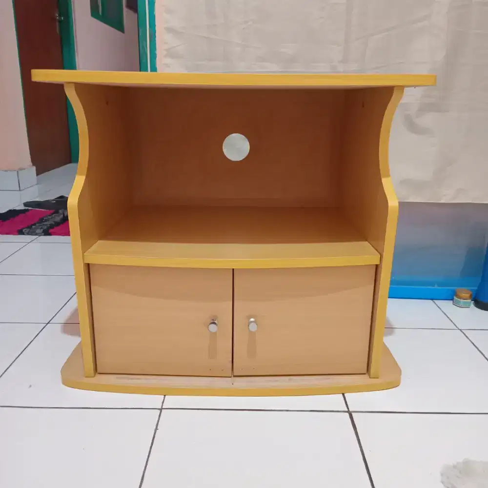 Rak Meja TV 21 Inch Warna Beech Motif Kayu