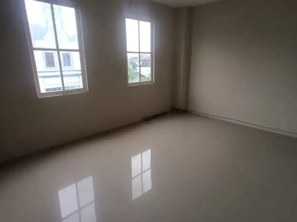 DIJUAL CEPAT HARGA PANDEMI RUKO  2 1/2 lantai Villa bukit mas Kondisi sangat terawat