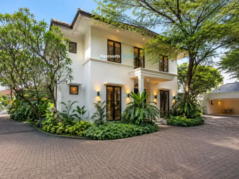 Disewakan Rumah Hunian Modern Tropis Lokasi Strategis One Gate System di Kemang