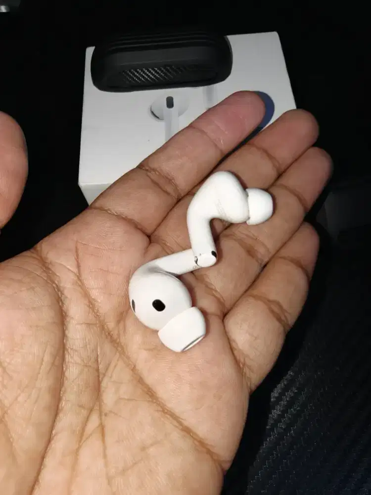 Airpods pro gen 3, 2 bulan pemakaian jual atau tt
