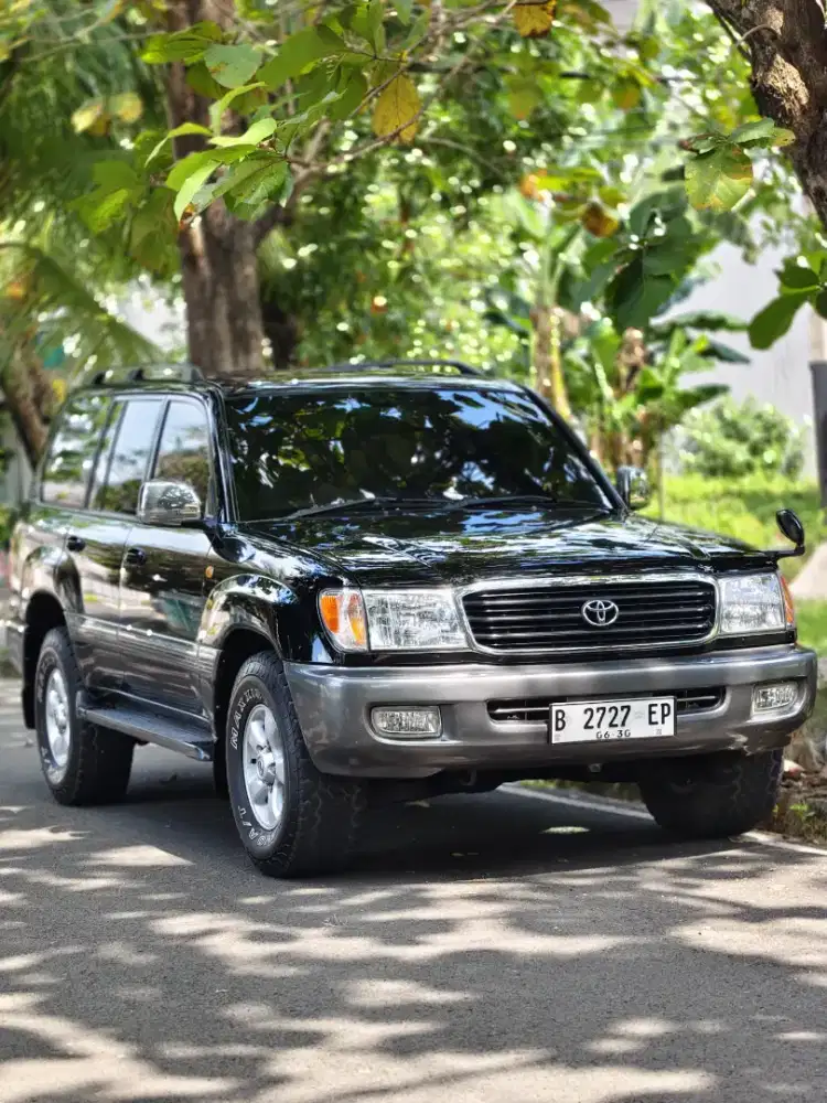 TOYOTA LAND CRUISER VX 100 AT 2002