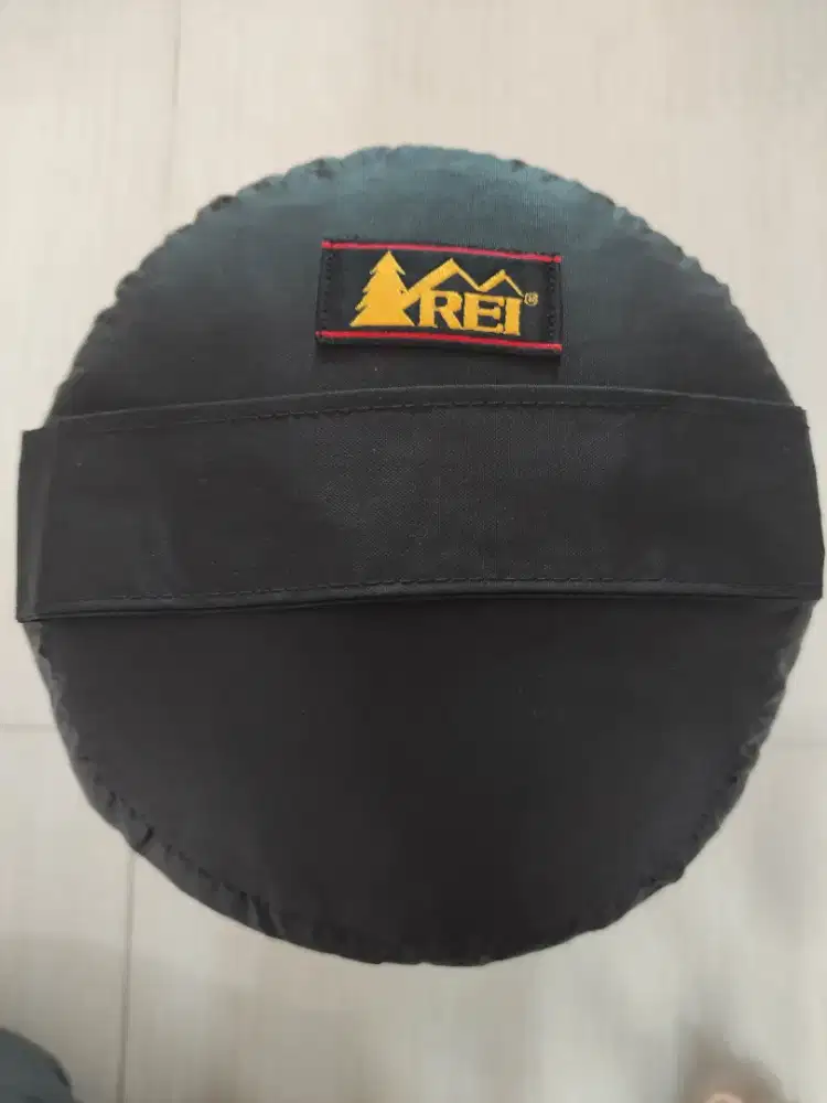 SLEEPING BAG MADE IN USA KANTUNG TIDUR BUAT CAMPING KONDISI BAGUS
