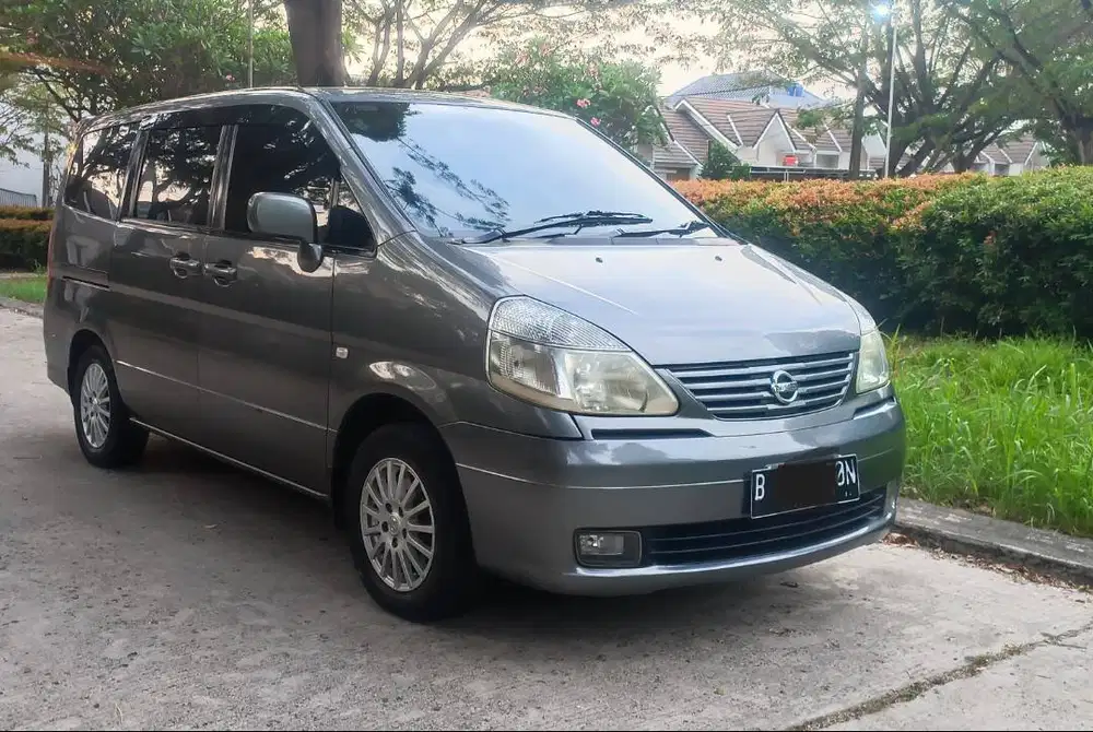 Serena CT 24 2011 mobil keluarga siap touring