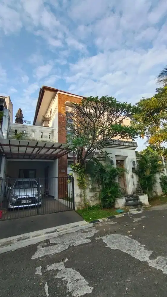 Di jual rumah cantik 2 lantai siap huni di citra gran cibubur