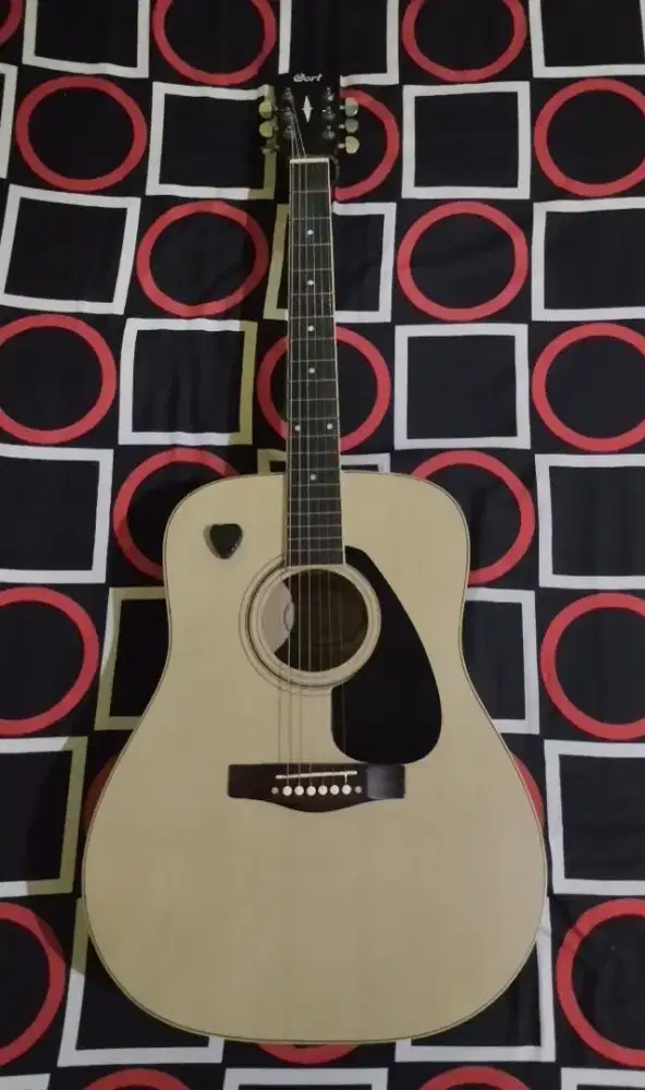 Gitar custom akustik cort