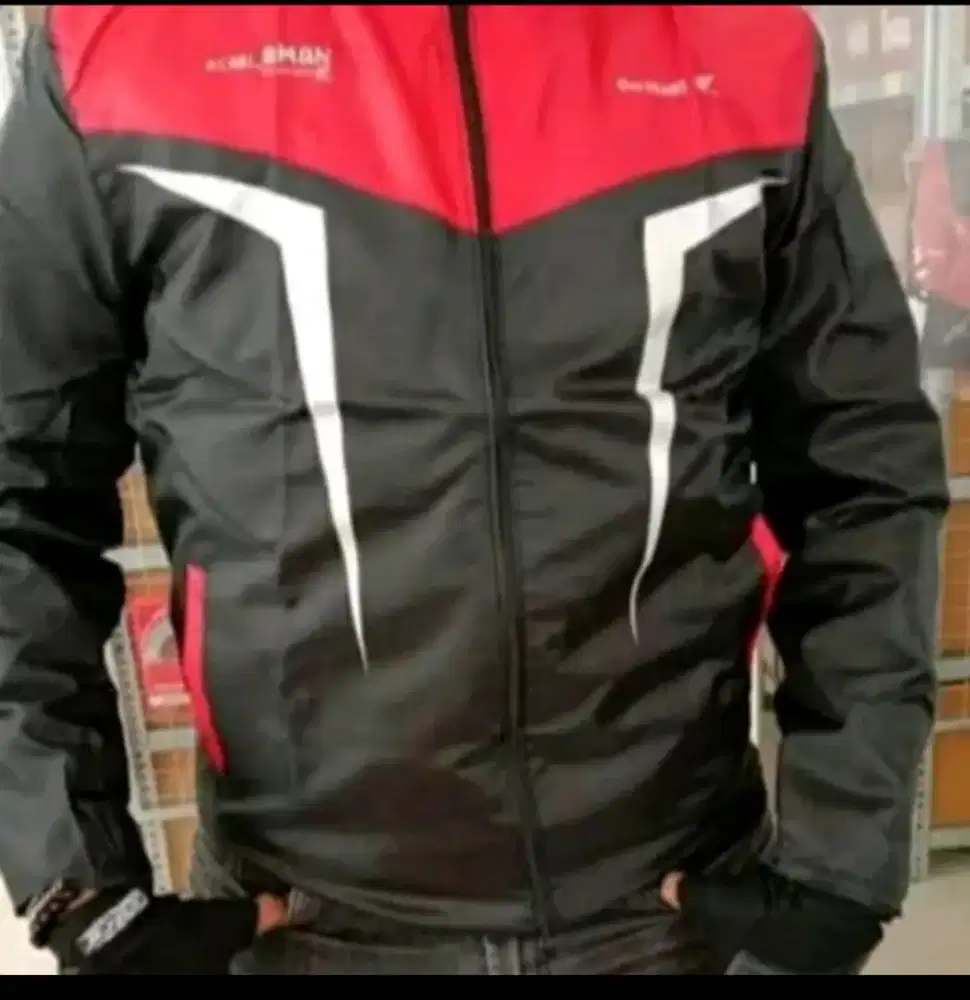Jaket honda bahan tipis enak dipakai