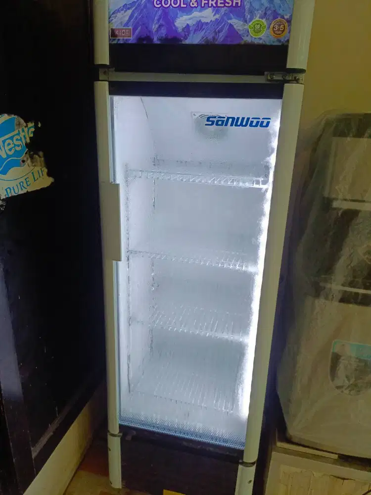 Showcase masih SEGER 4 rak sanwoo rbc260