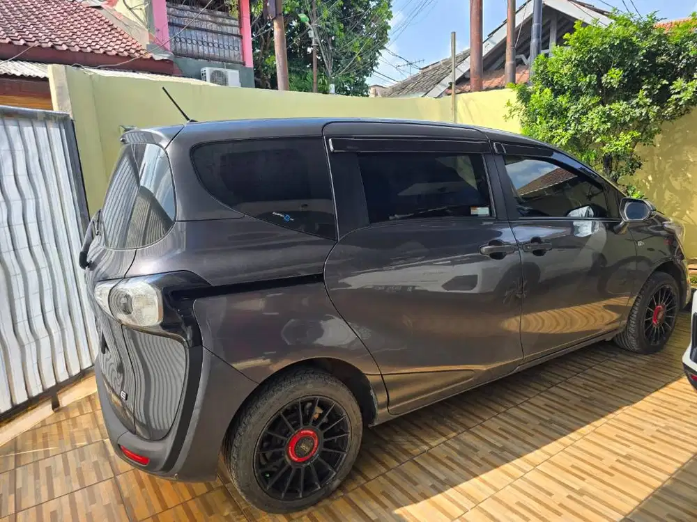 Toyota Sienta E Matic