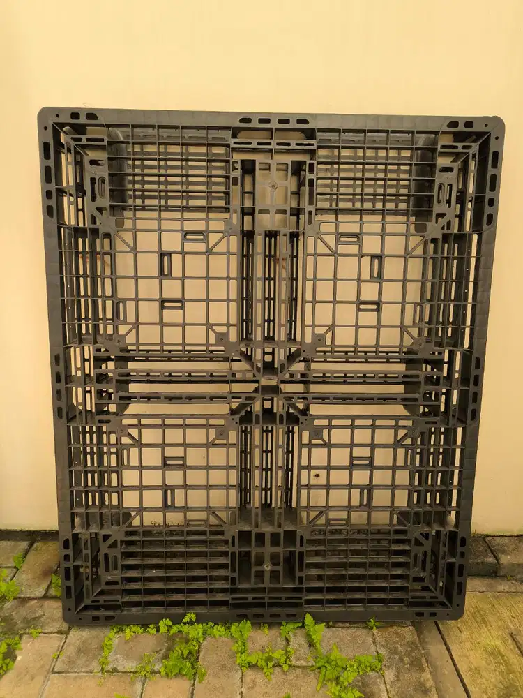 Palet Plastik Warna Hitam