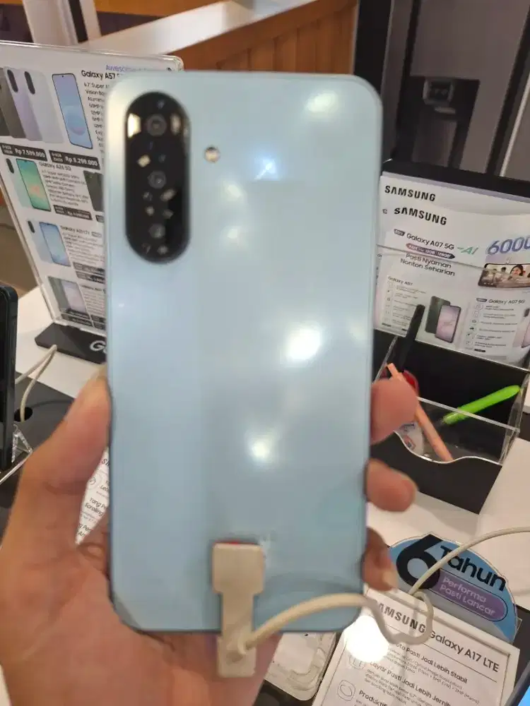 Credit Samsung A17 8+8/256gb