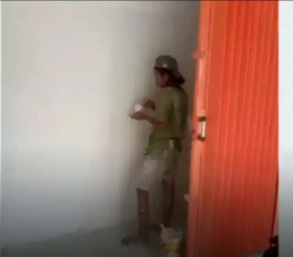 Tukang bangunan borongan dan harus