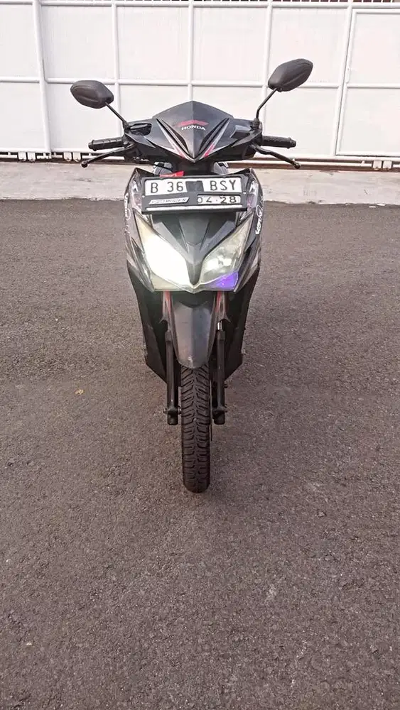 HONDA VARIO 125 CBS ISS 2013 PAJAK BARU BAN BARU MICHELIN SIAP PAKAI