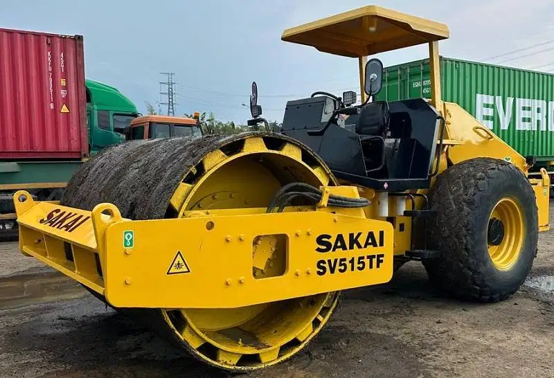 Dijual Vibro / Compactor Sakai model SV515TF Tahun 2013