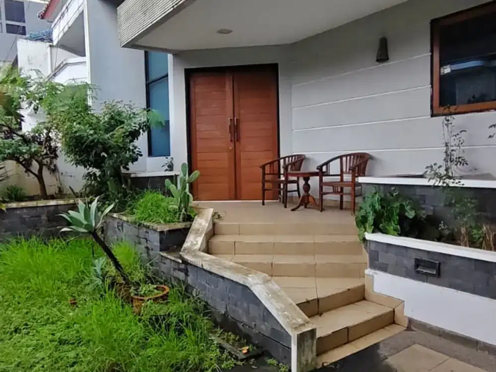 DISEWAkAN RUMAH BAGUS SIAP HUNI DI PERUMAHAN TAMAN MODERN CAKUNG JAKARTA TIMUR