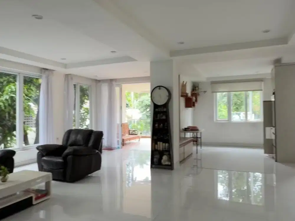 Dijual Rumah 4 Lantai di Johar Hijau PIK