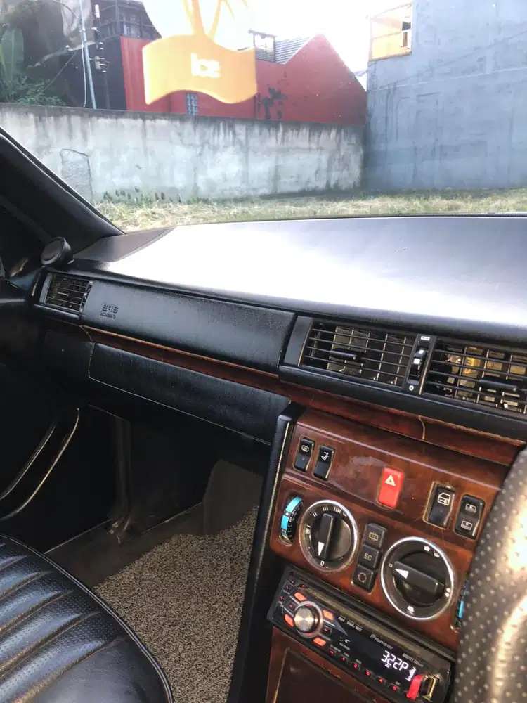 Mercedes-Benz E320 1996 Bensin