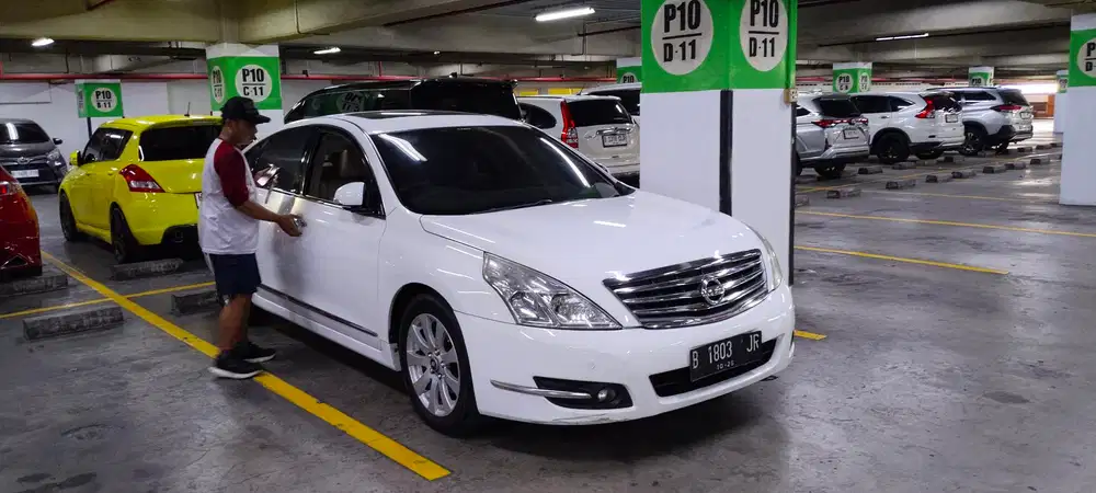 Nissan Teana 2.5 v6 matic promo menarik TDP 10% 2011
