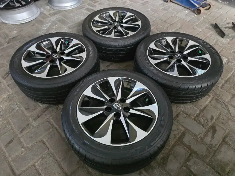 Velg Ban 88% Ori Alphard R17 ET33 Venturer Innova Reborn Zenix Hilux