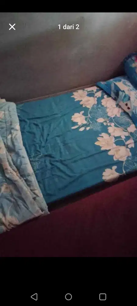 Tempat tidur kayu dan Kasur busa 3 Kakia 3 Kaki
