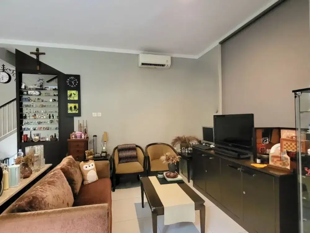 Rumah PPJB siap AJB Bangunan 2 Lantai Semi Furnished di Bintaro Tangsel