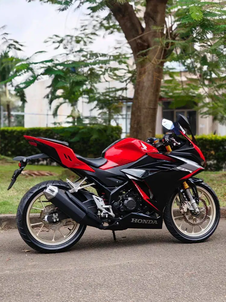 KM LOW! HONDA NEW CBR150R ABS MERAH HITAM 2022 PAJAK ON FULL MULUS