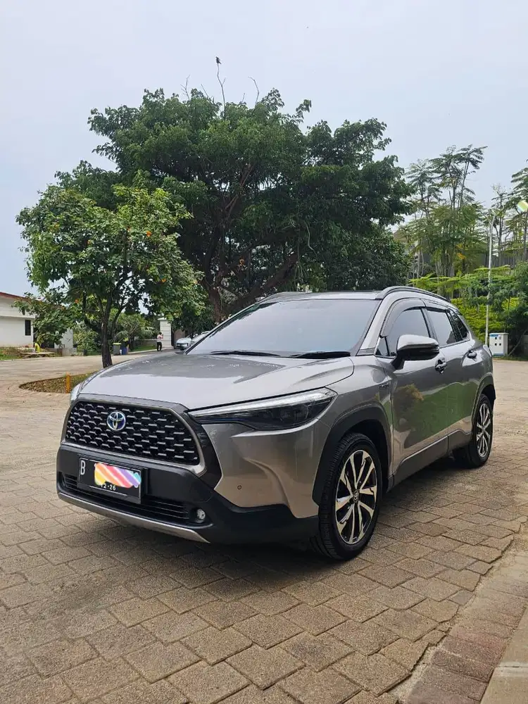 Toyota Corolla Cross 1.8 HEV tahun 2021 Abu-abu Grey 2020 2022 Hybrid