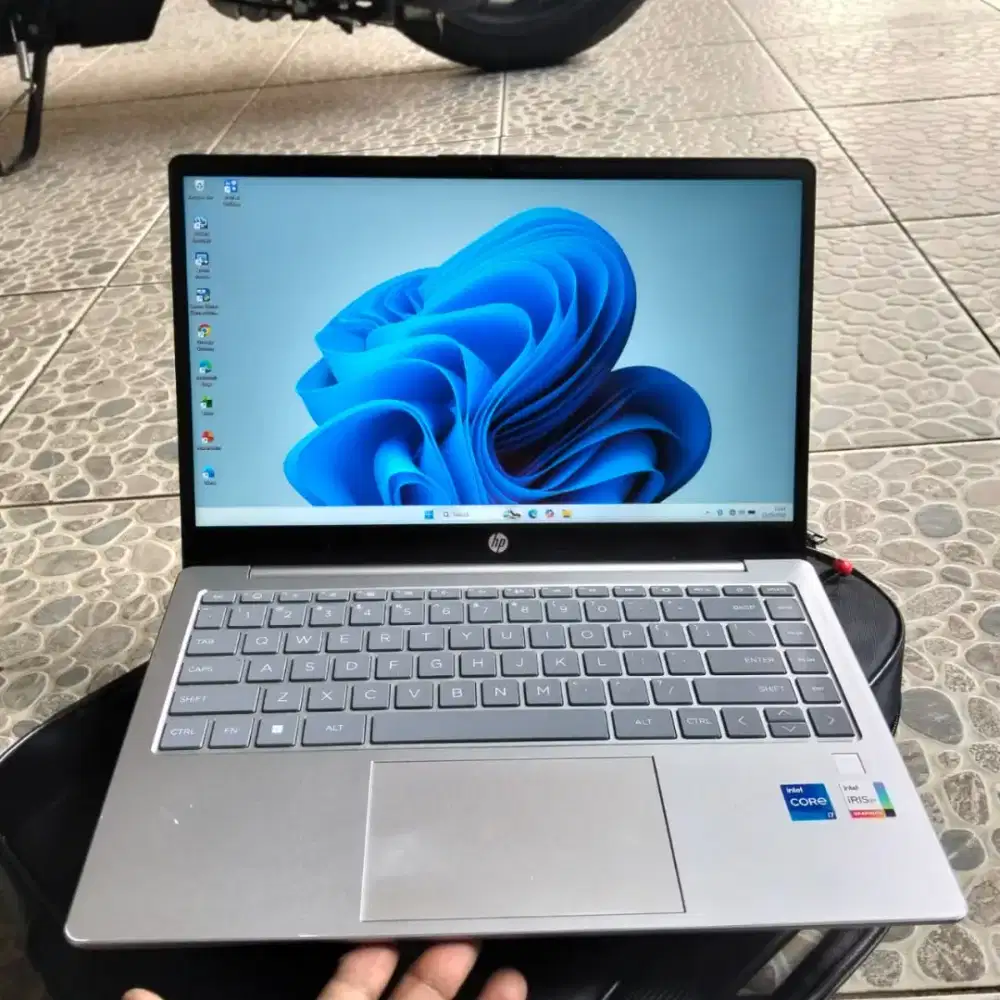 Hp 14-epxxx Intel core i7Gen13 Ram 16Gb SSD 512 jual cepat
