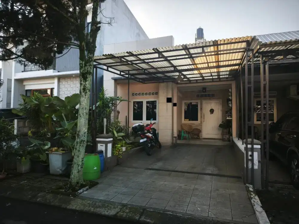 Rumah Lux Singgasana Pradana, Posisi Tengah, Mekar Wangi, Kota Bandung
