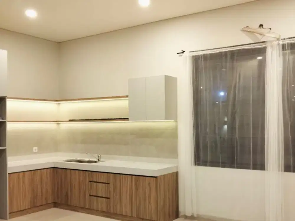 Rumah Baru 3 Lantai Siap Huni di Sunter Bisma, Jakarta Utara