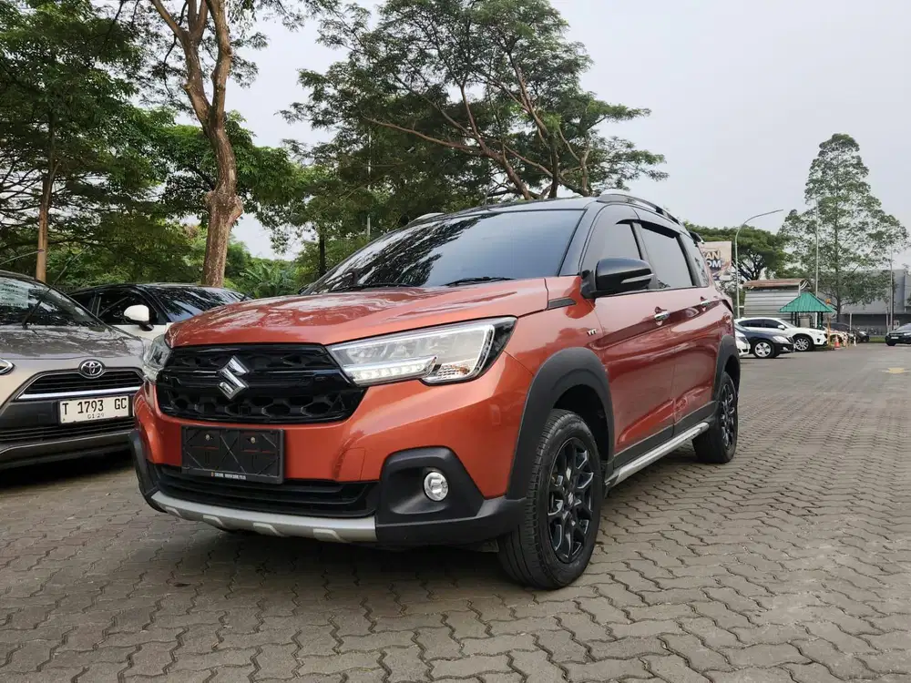 SUZUKI XL7 ALPHA HYBRID AT MATIC 2023 OREN , KM 23RB