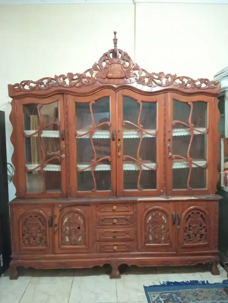 Lemari Hias Jati Ukir Jepara Lawas 4 Pintu Full Kayu Antik
